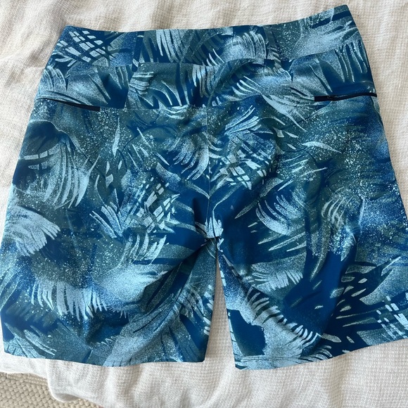 Men's Lululemon Board Short (size 31) - Picture 7 of 7